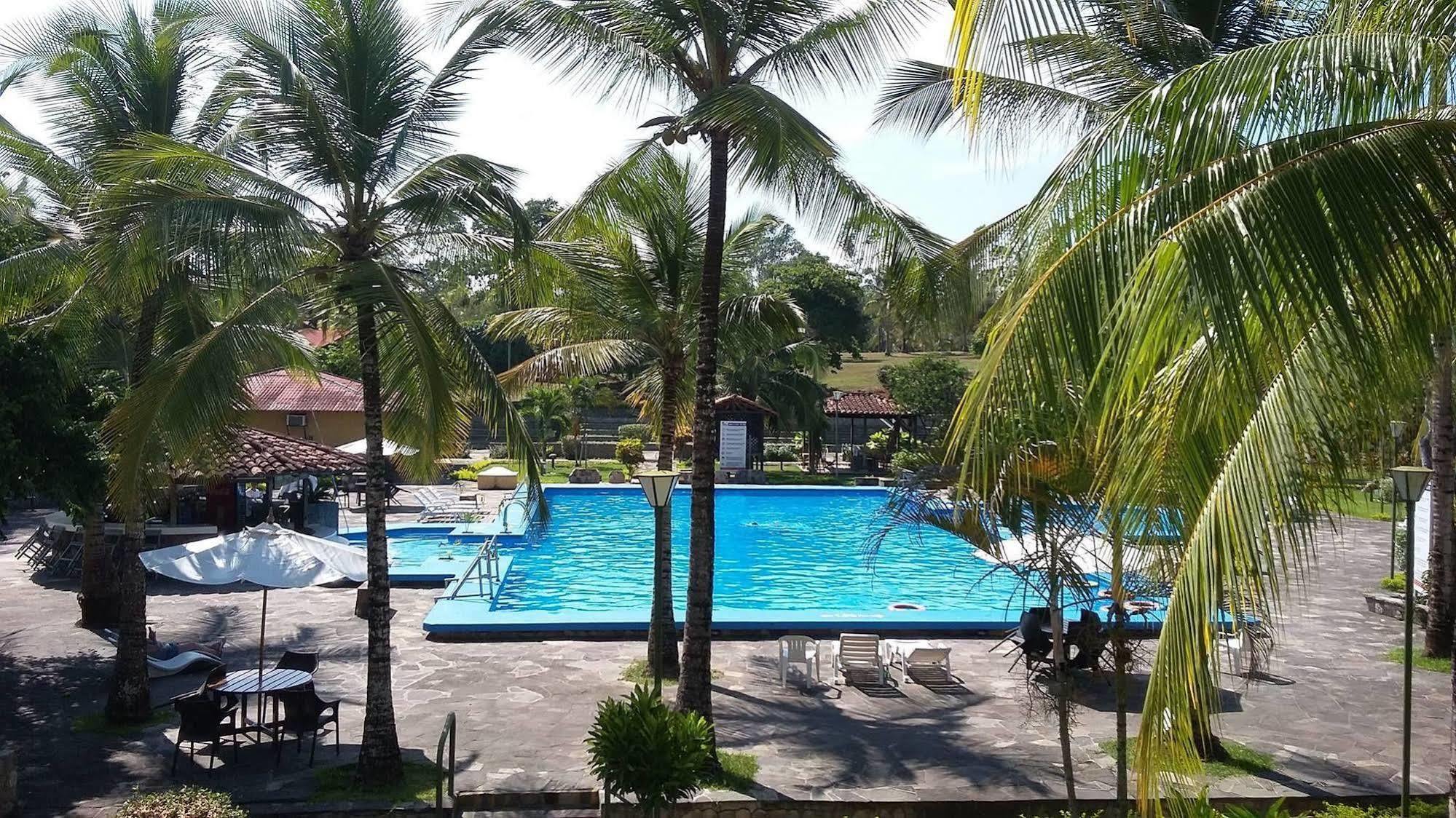 Hotel Puerto Palmeras Tarapoto Resort Exterior photo