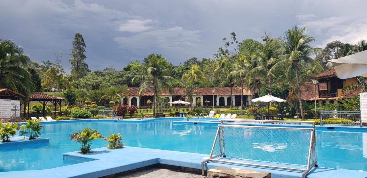 Hotel Puerto Palmeras Tarapoto Resort Exterior photo