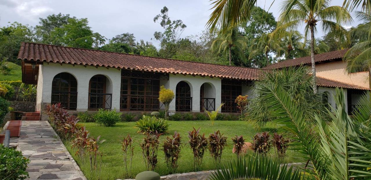 Hotel Puerto Palmeras Tarapoto Resort Exterior photo